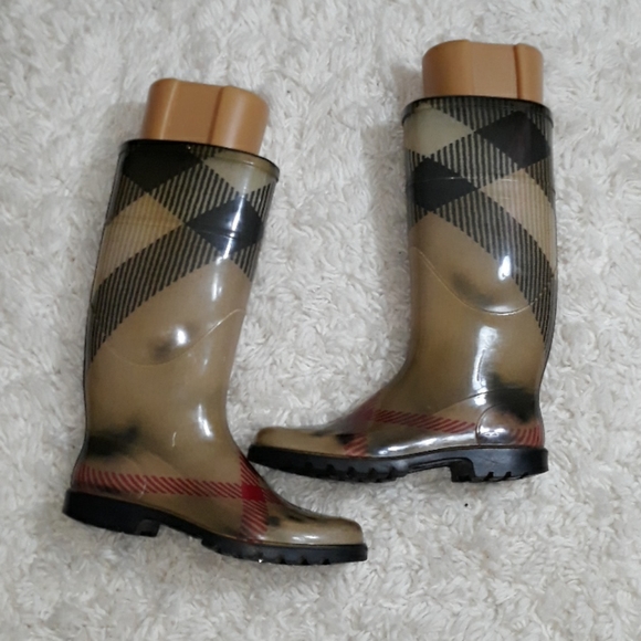 BURBERRY RAIN BOOTS - Picture 2 of 10